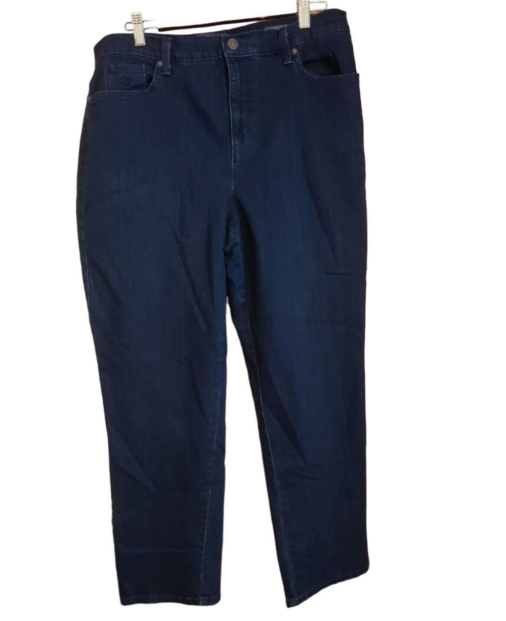 Gloria Vanderbilt Amanda Women's Jeans Size 16 Short Blue Slimming Tapered Leg